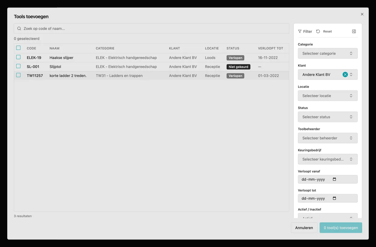 Dezelfde dialoog met vier tools aangevinkt en de knop met het aantal toe te voegen tools