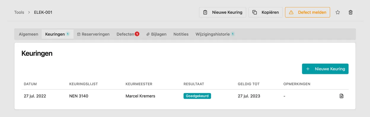 Het tabblad Keuringen bij een tool, met de eerder geregistreerde keuringen